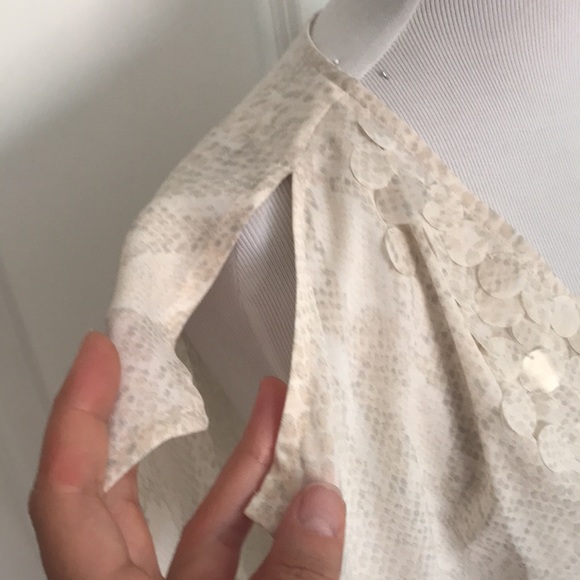 Cache cut shoulder tee - Picture 3 of 5